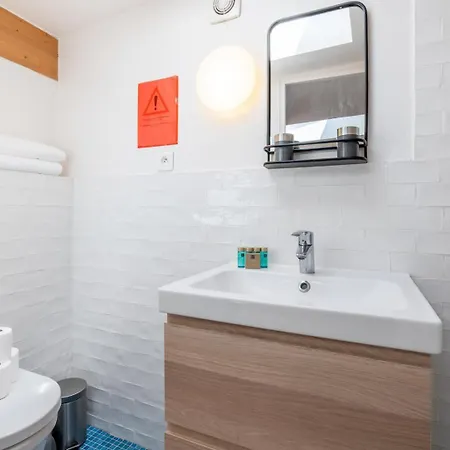 Spacious Duplex Minutes From The Eiffel Tower Appartement *