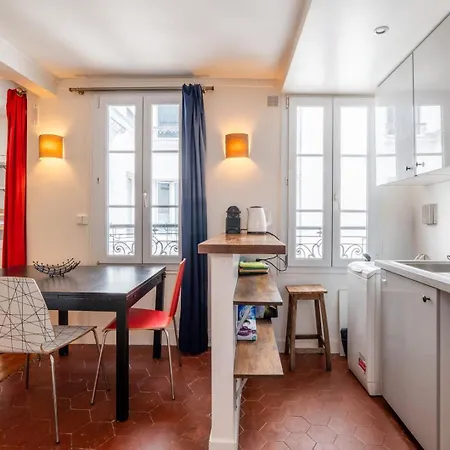 Spacious Duplex Minutes From The Eiffel Tower Appartement *